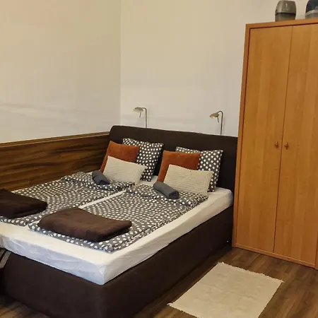 Dombóvári Way Close To Elte It University&info Park *