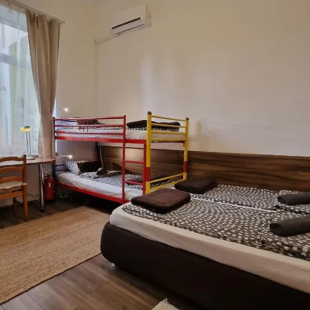 Dombovari Way Apartment