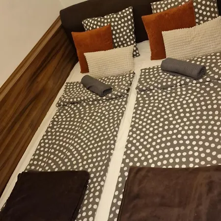 Dombóvári Way Close To Elte It University&info Park