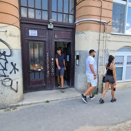Dombovari Way Apartment